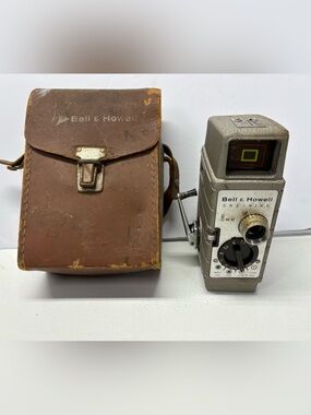 Bell and Howell One-Nine 8mm Film Camera with Brown Case Untested Looks Great